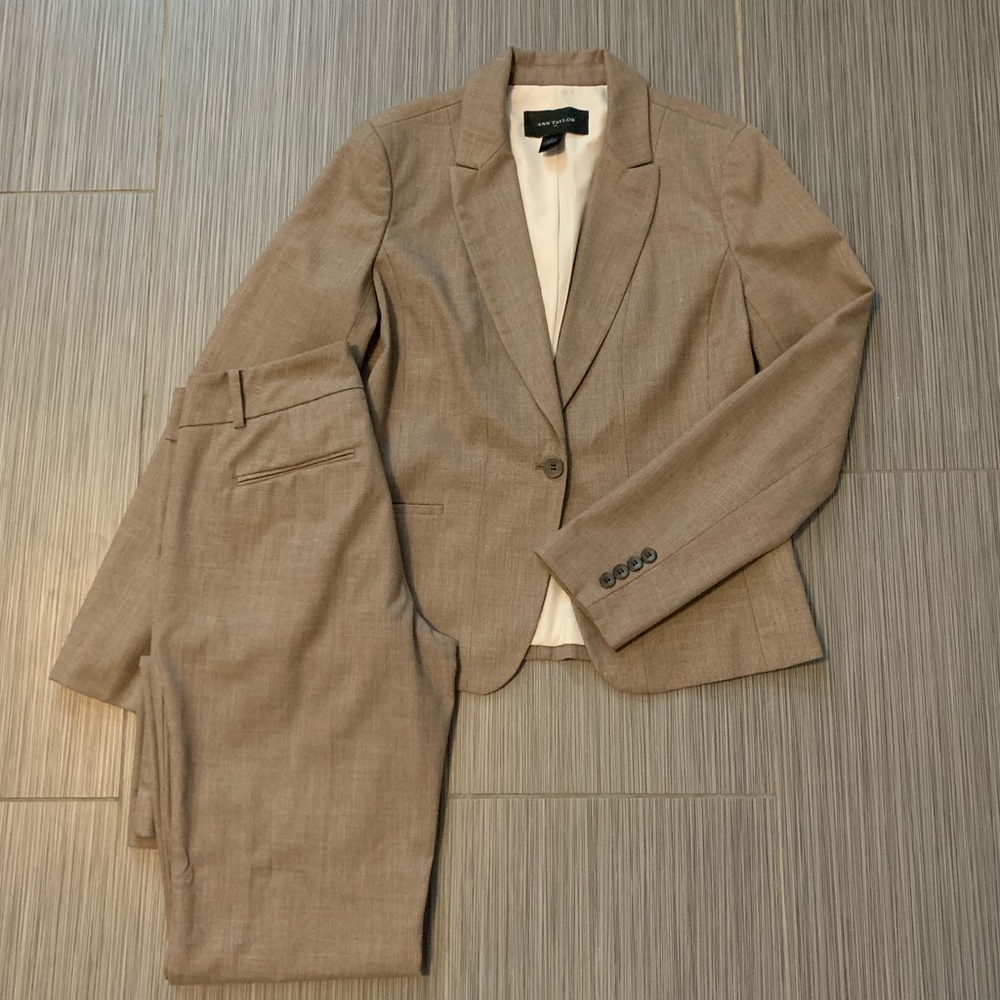 Ann Taylor - Beige Blazer & Pantsuit - Size 4